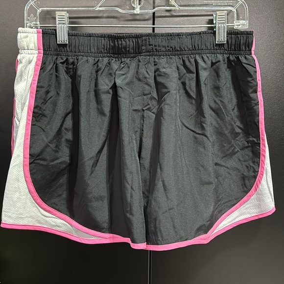 Nike Dri-Fit Running,panty lined,elastic drawstring waist,mesh side panel - Picture 4 of 9